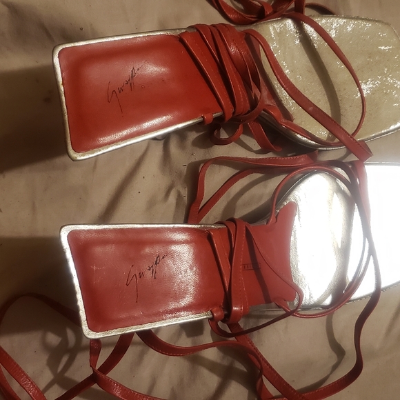 Shoes - Picture 4 of 5